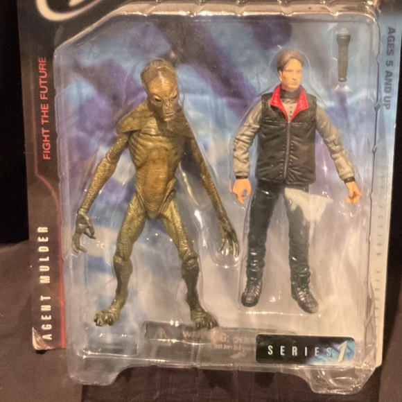 X Files Series 1 by McFarlane Toys 1998 Figures Agent Mulder - Picture 1 of 6